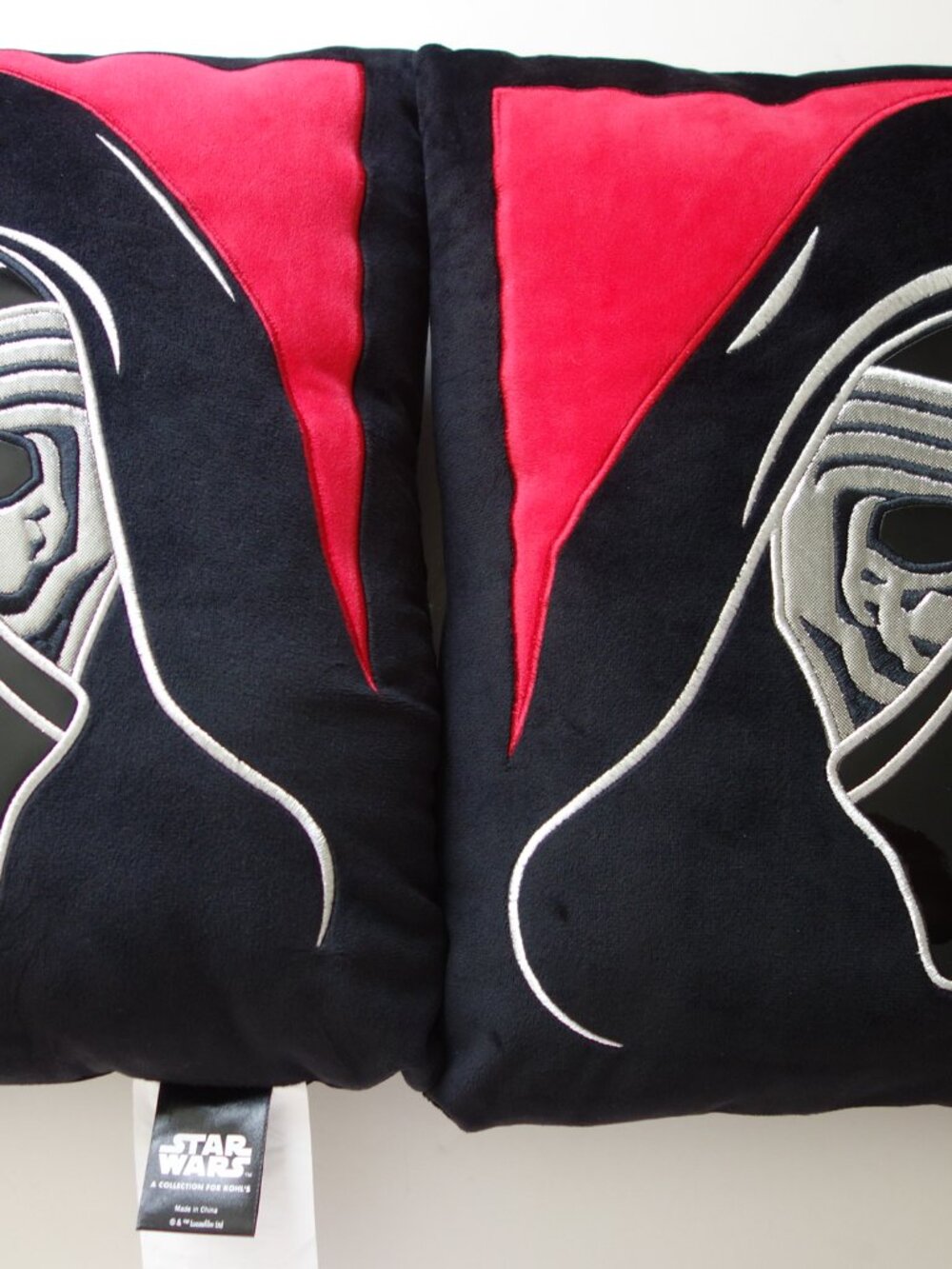 2 Disney Star Wars Kylo Ren Plush Pillow 14x14 Blk/Red/Silver The Force Awakens